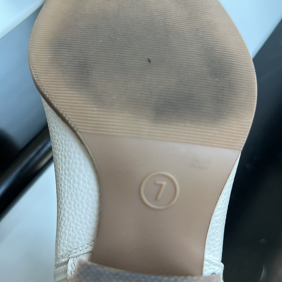 White Western Cowgirl Boots, Genuine Leather Look, Studded, Size 7 – Like New - Picture 8 of 8